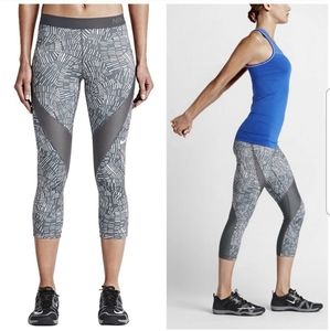 Nike Pro Hypercool Tidal Capri Training Leggings